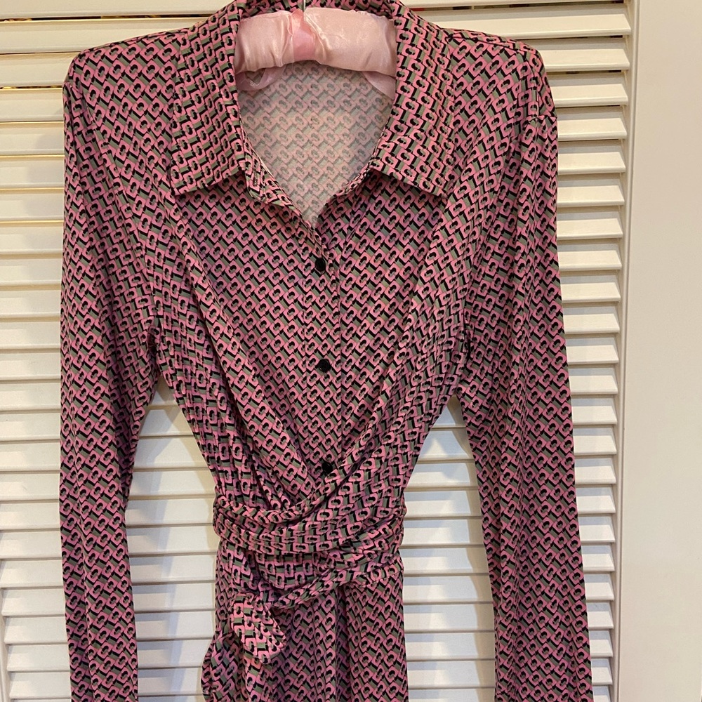 DVF iconic silk jersey pant suit.  Brand new and has never been worn.